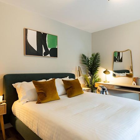 Wellington Place I Your Apartment Бристол Екстериор снимка