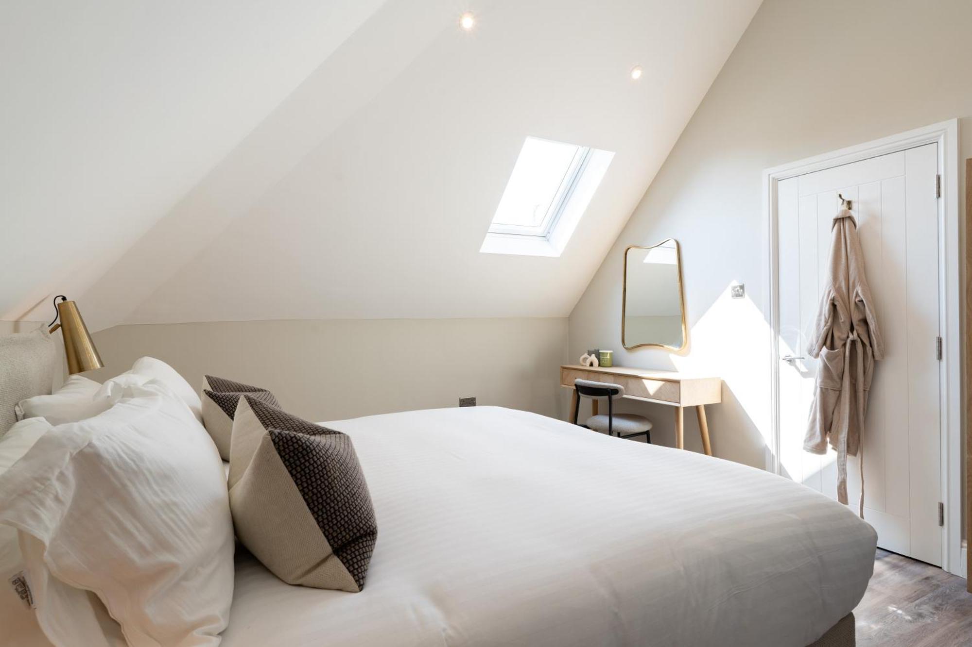 Wellington Place I Your Apartment Бристол Екстериор снимка