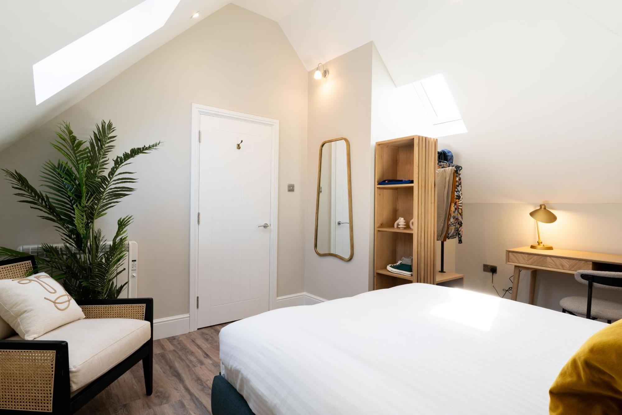 Wellington Place I Your Apartment Бристол Екстериор снимка
