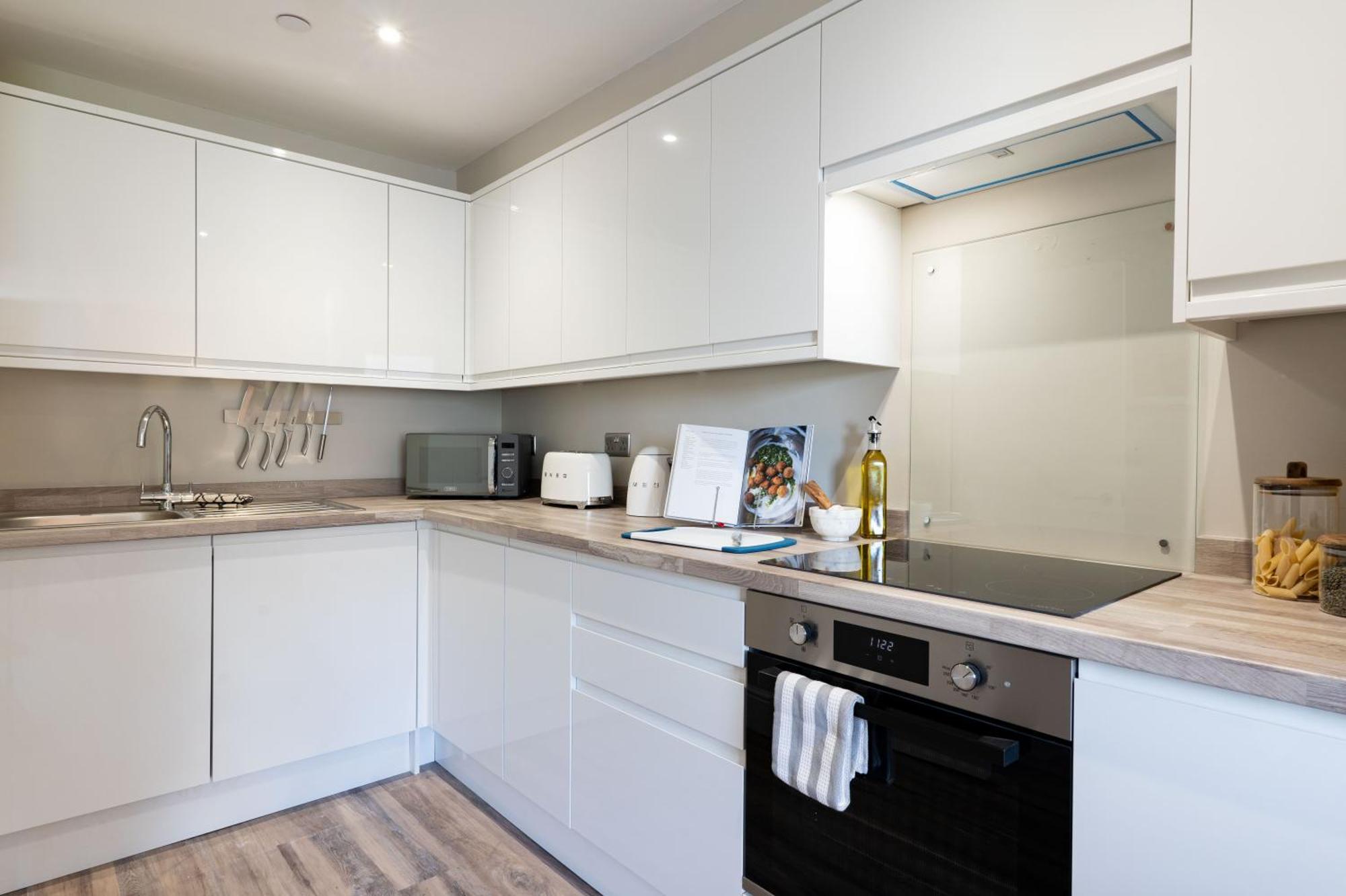 Wellington Place I Your Apartment Бристол Екстериор снимка