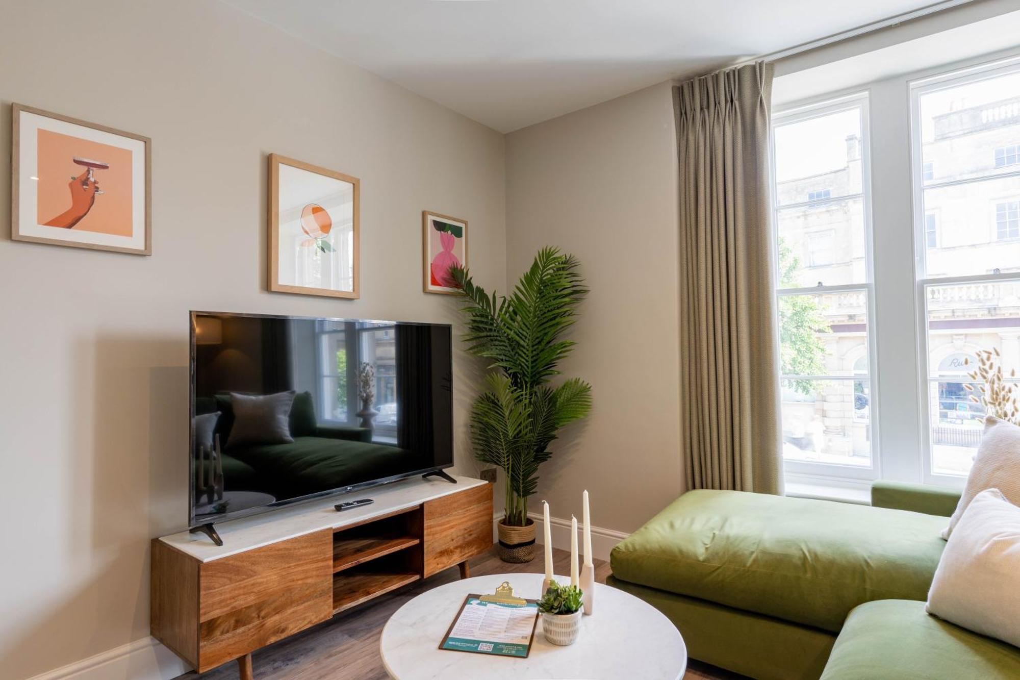 Wellington Place I Your Apartment Бристол Екстериор снимка