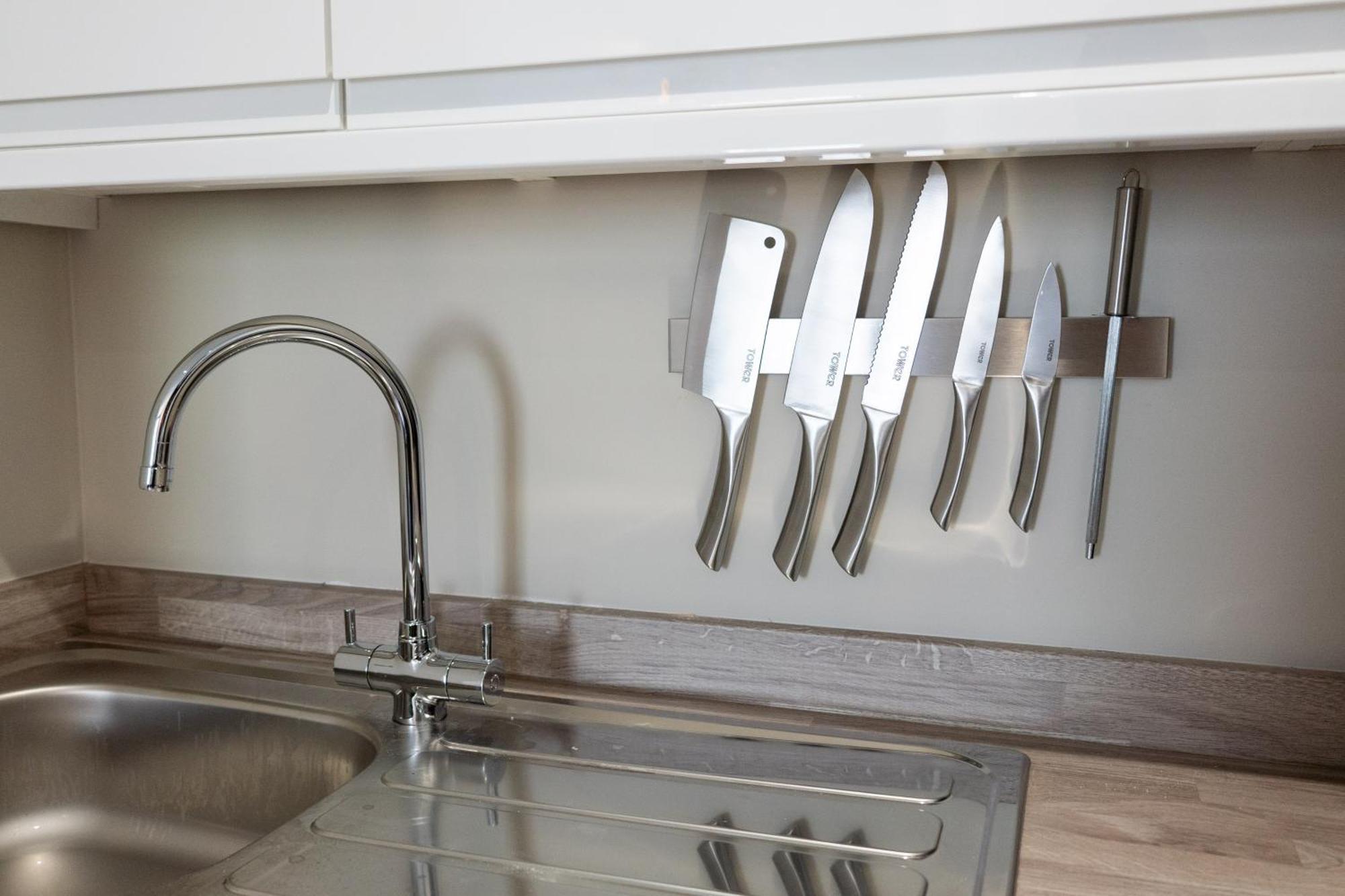 Wellington Place I Your Apartment Бристол Екстериор снимка
