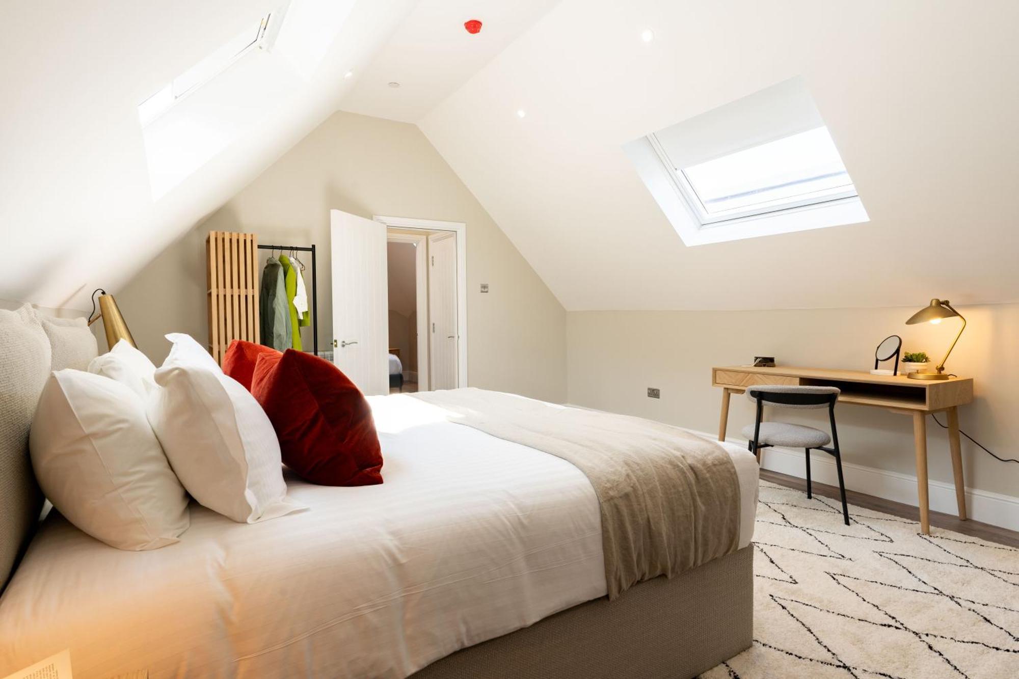 Wellington Place I Your Apartment Бристол Екстериор снимка
