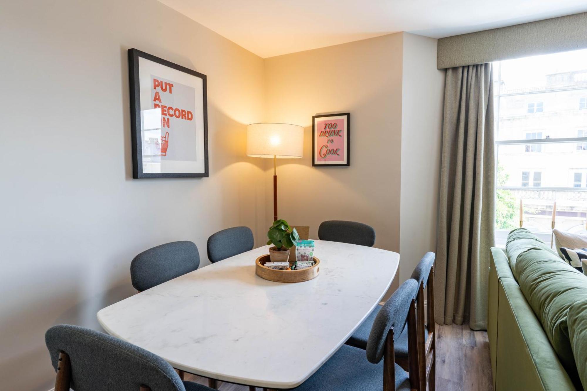 Wellington Place I Your Apartment Бристол Екстериор снимка