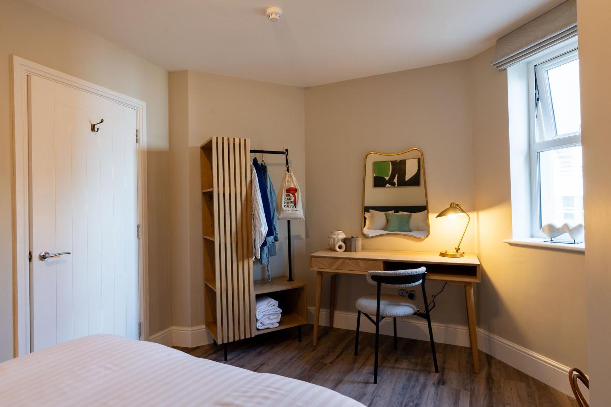 Wellington Place I Your Apartment Бристол Екстериор снимка