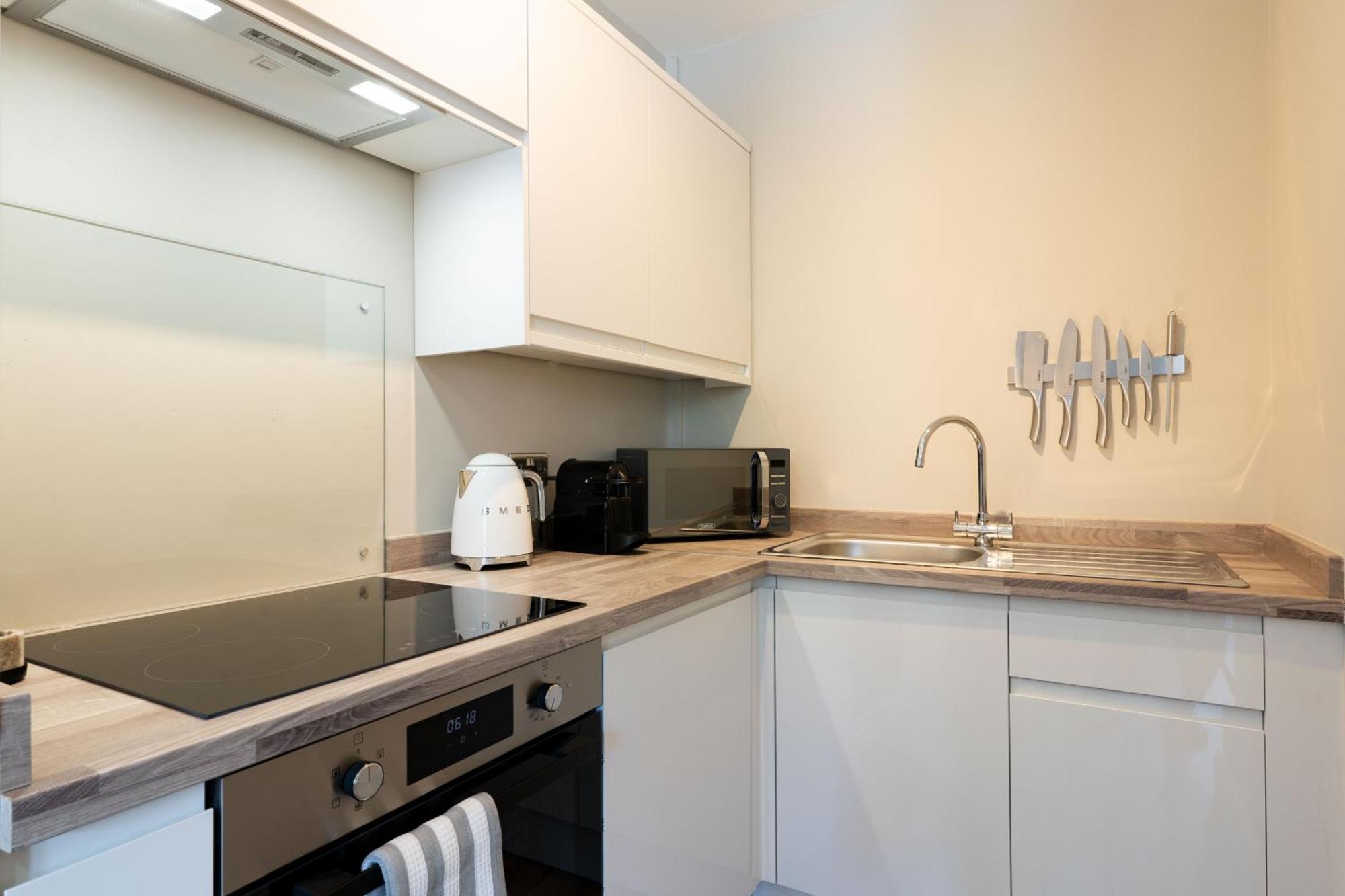 Wellington Place I Your Apartment Бристол Екстериор снимка