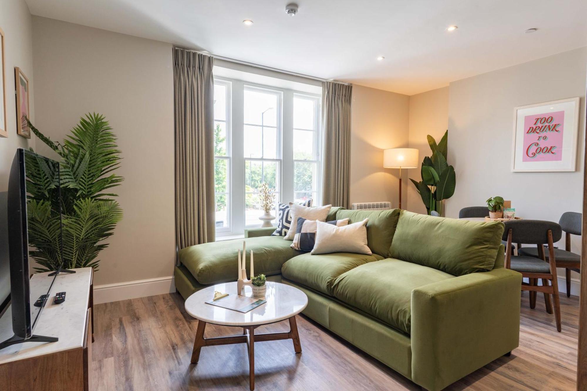 Wellington Place I Your Apartment Бристол Екстериор снимка